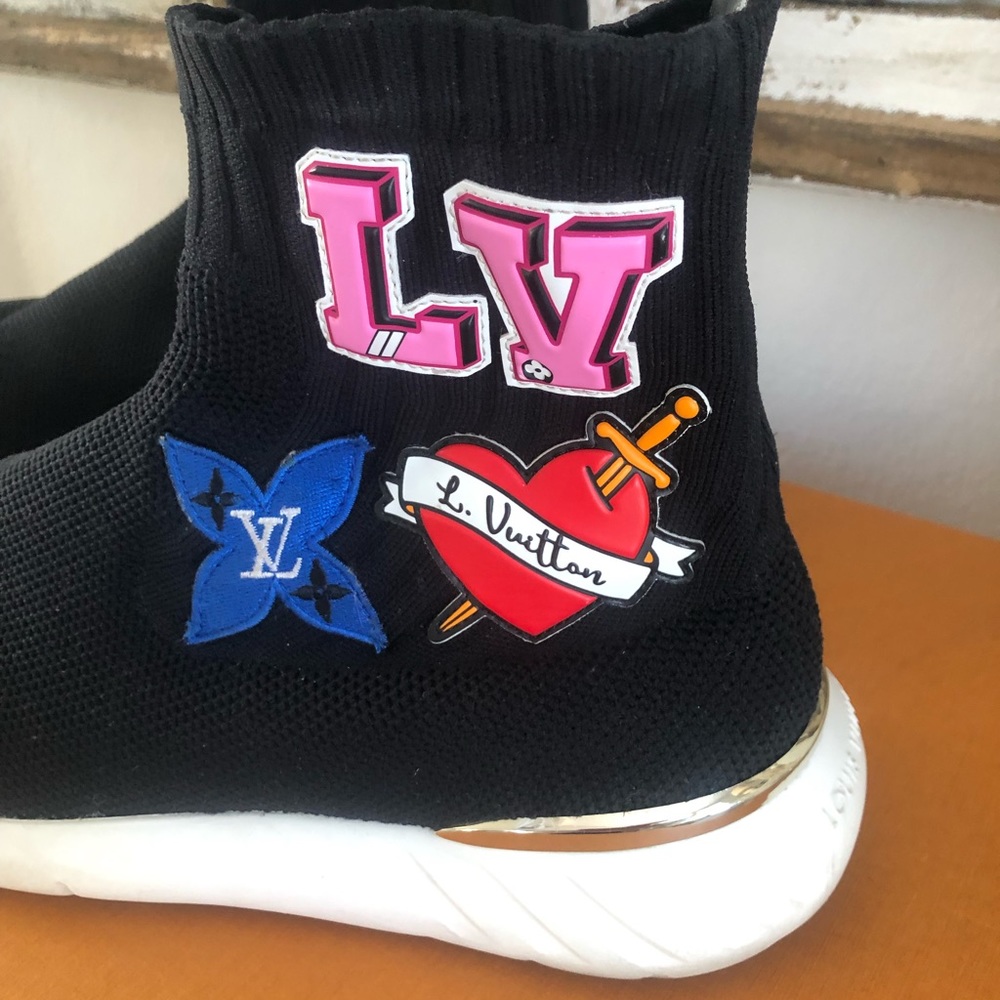 Louis Vuitton Heart Sock Sneakers box is included.